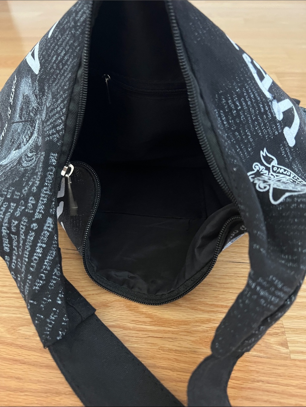 Venezia Heart Graphic Black Tote Bag - Picture 4 of 6